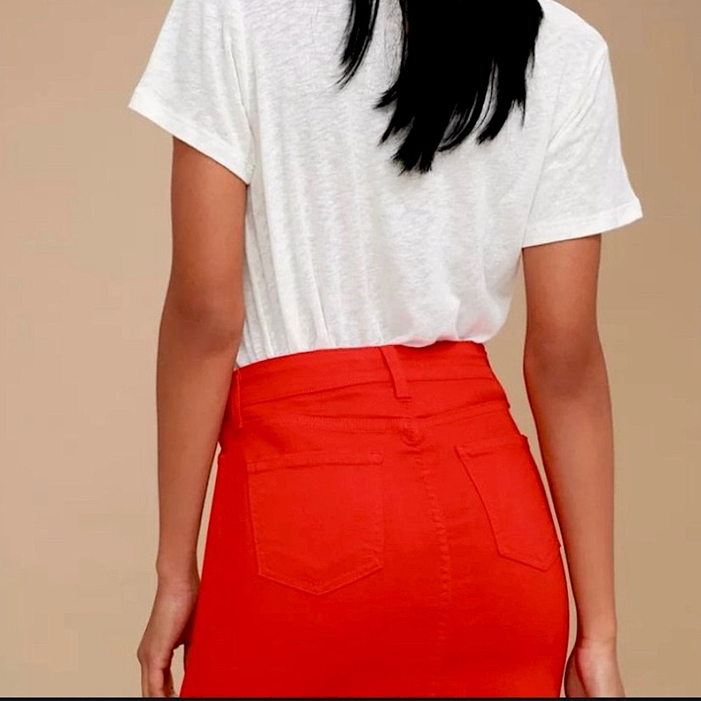 Lulu’s Red Denim Skirt with Frayed Detail - Picture 2 of 4